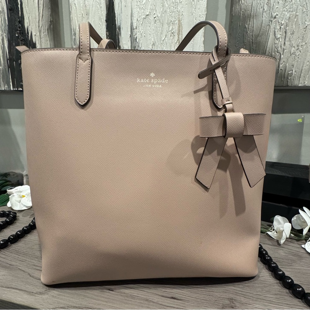 Kate Spade Tan Tote Bag with Structured Design
